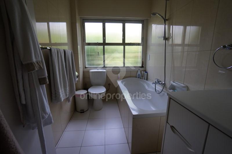 To change image, hover mouse over thumbnails below