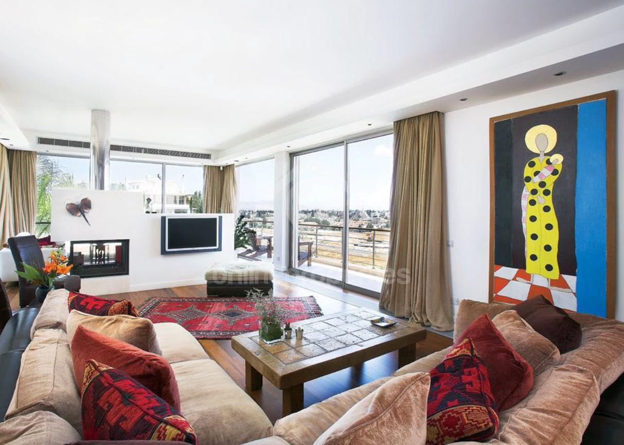 To change image, hover mouse over thumbnails below