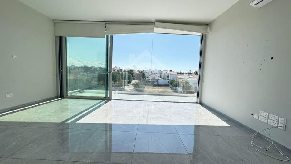 To change image, hover mouse over thumbnails below