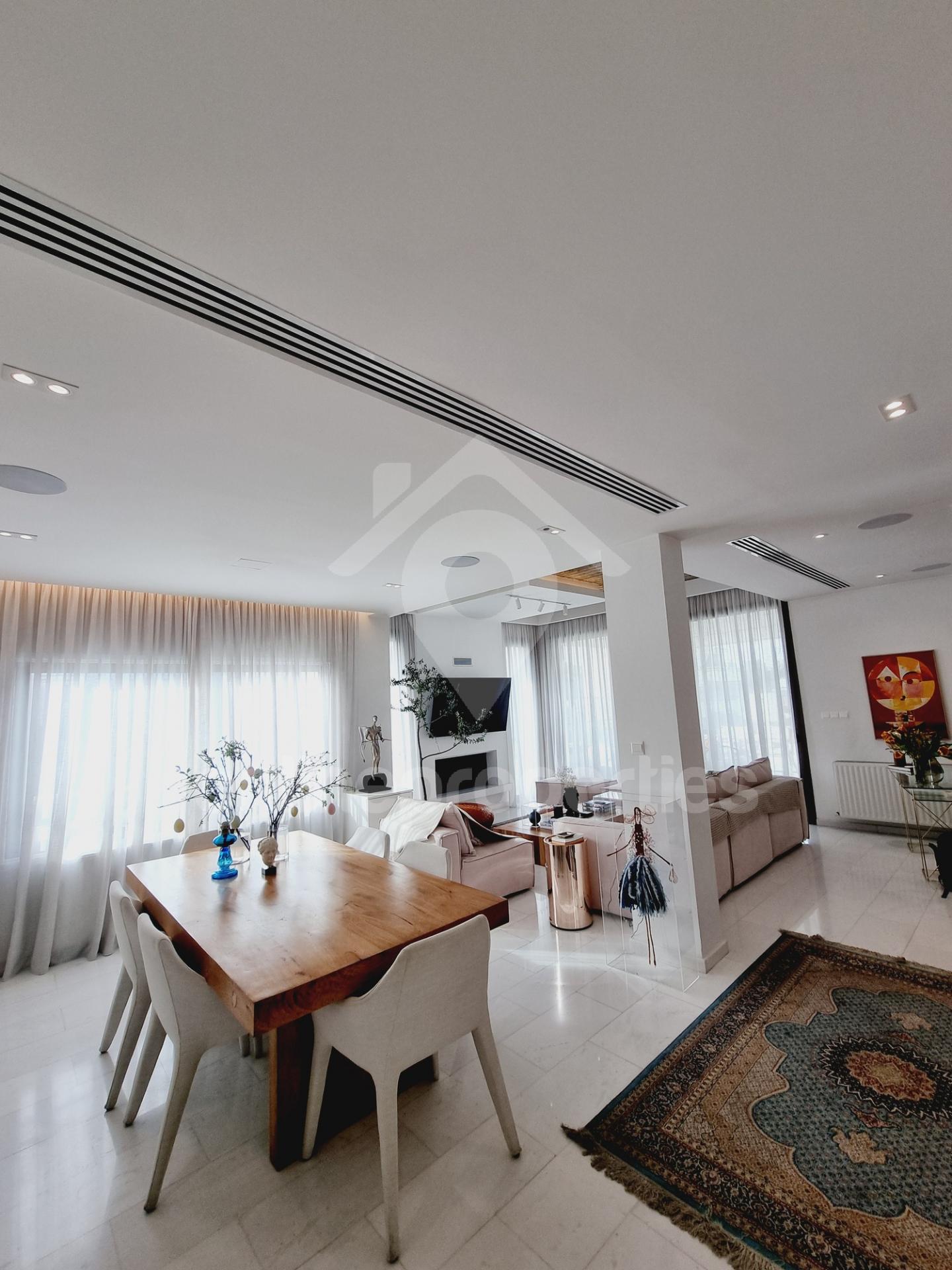 To change image, hover mouse over thumbnails below