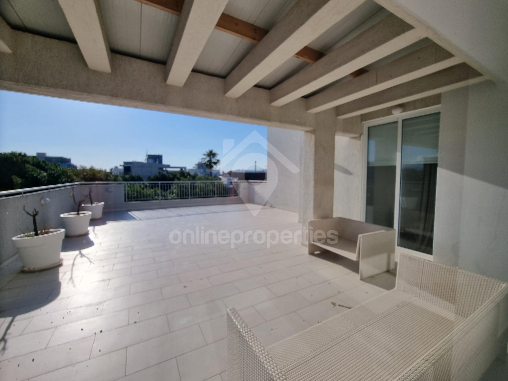 To change image, hover mouse over thumbnails below