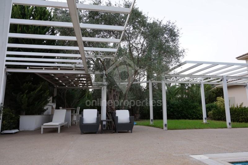 To change image, hover mouse over thumbnails below