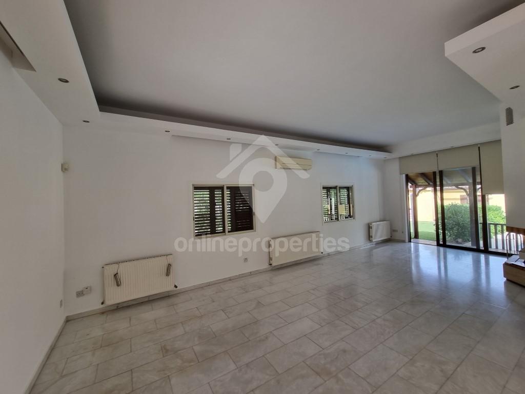 To change image, hover mouse over thumbnails below