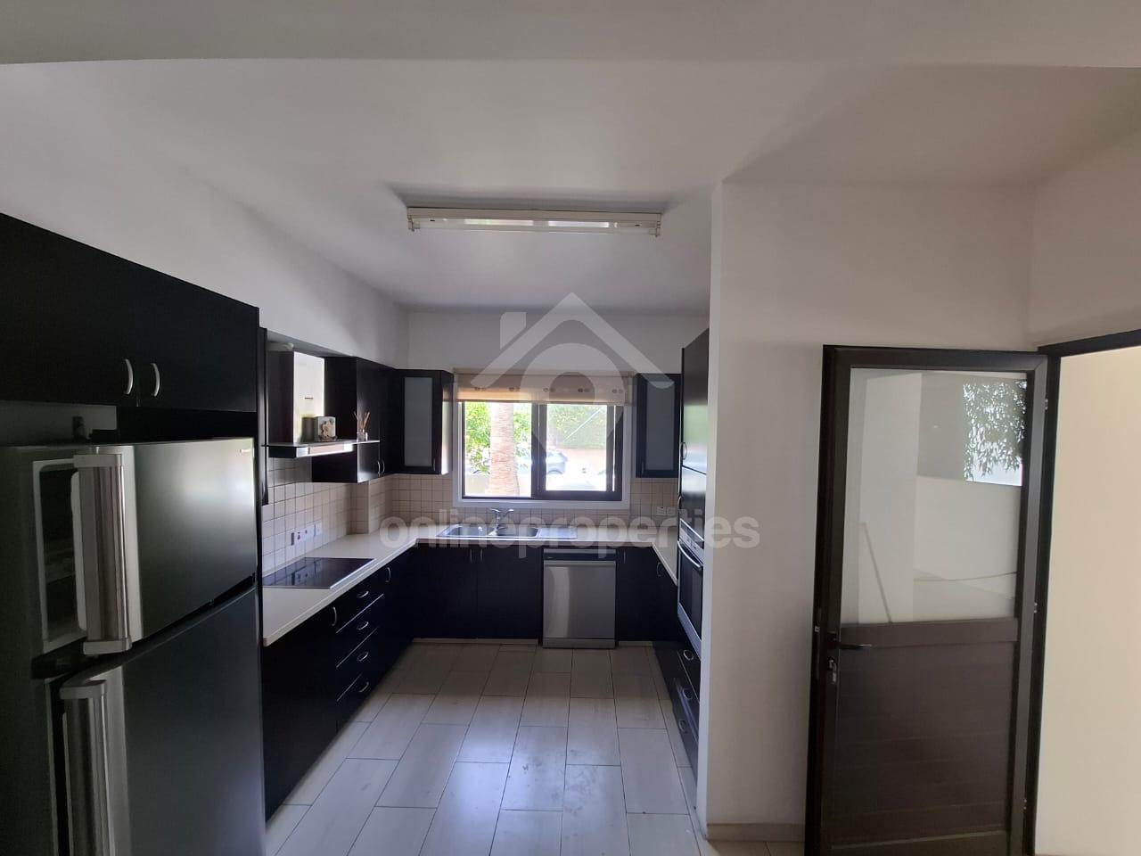 To change image, hover mouse over thumbnails below