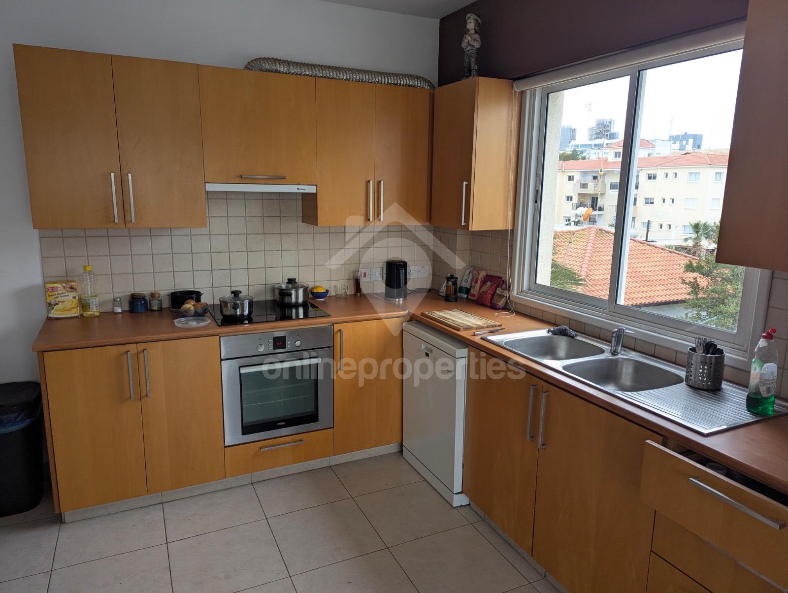 To change image, hover mouse over thumbnails below