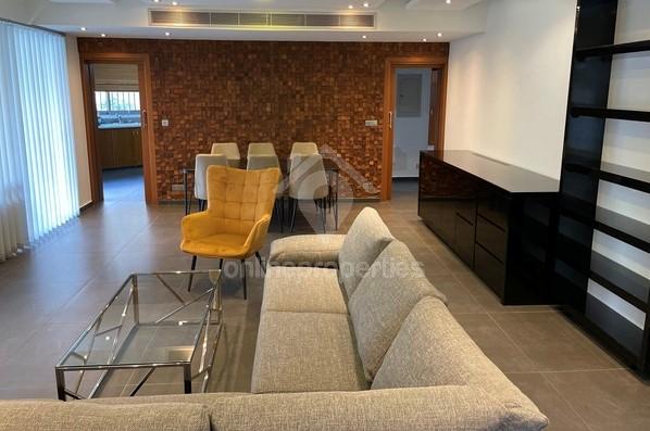 To change image, hover mouse over thumbnails below