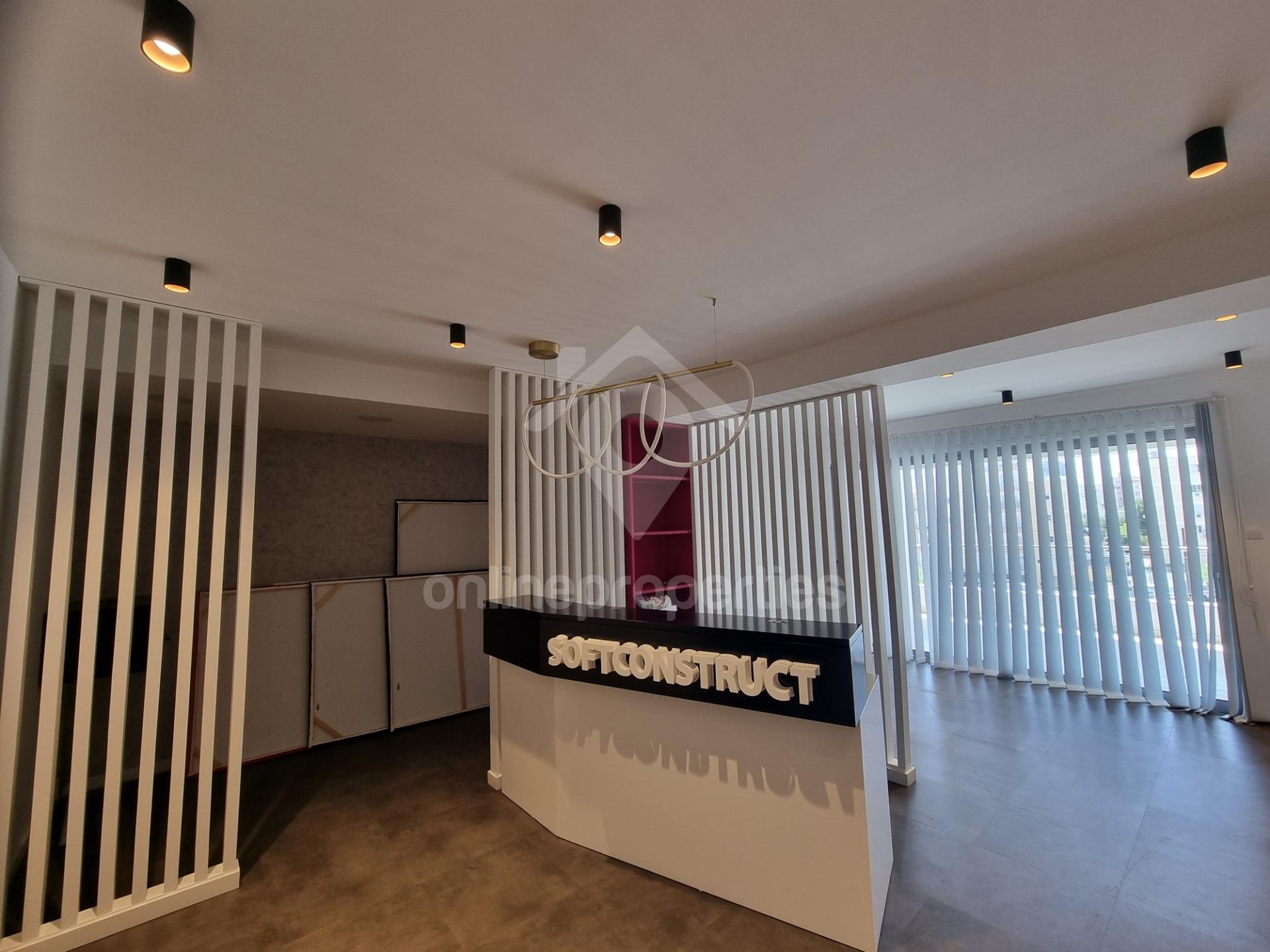 To change image, hover mouse over thumbnails below