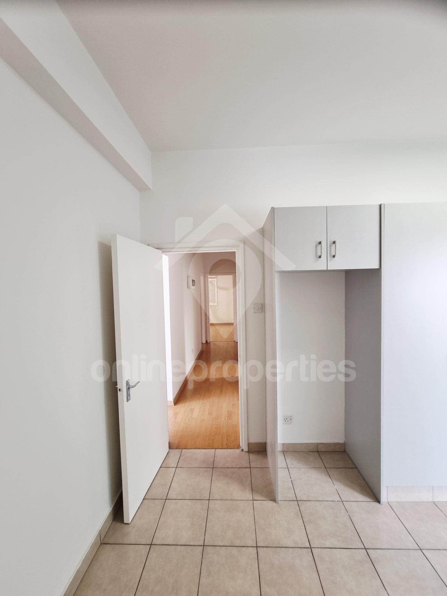 To change image, hover mouse over thumbnails below