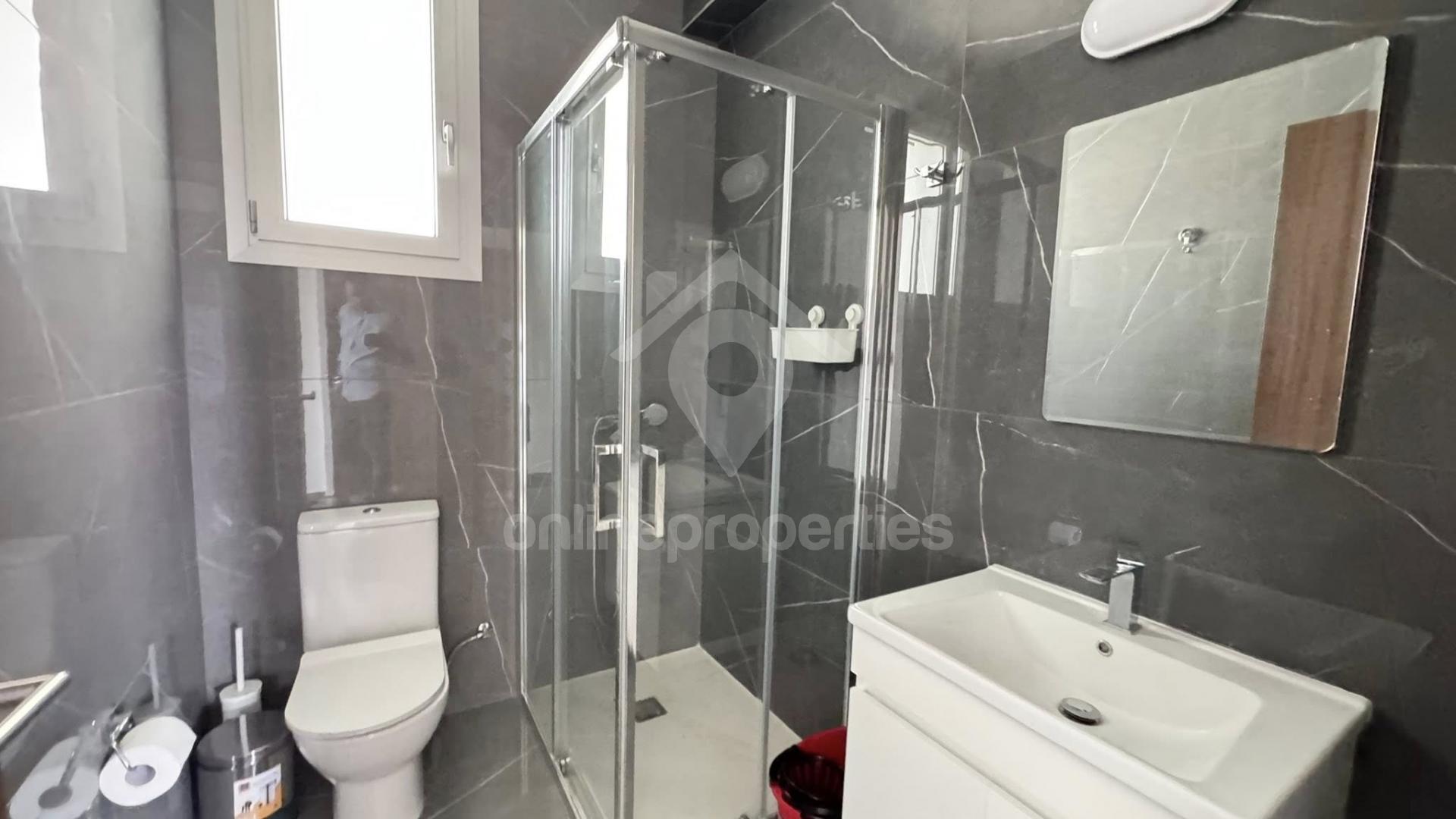 To change image, hover mouse over thumbnails below