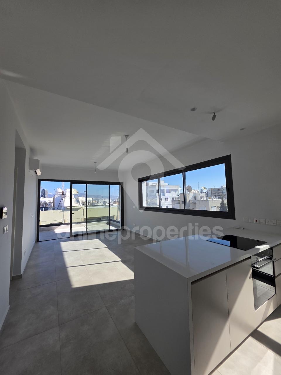 To change image, hover mouse over thumbnails below