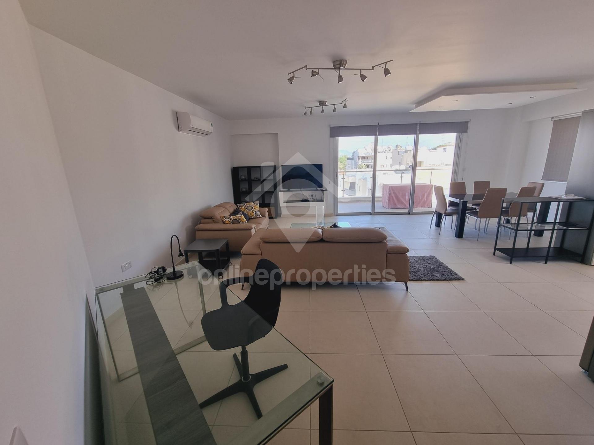 Catchy 2 bedroom flat near the city walls/2