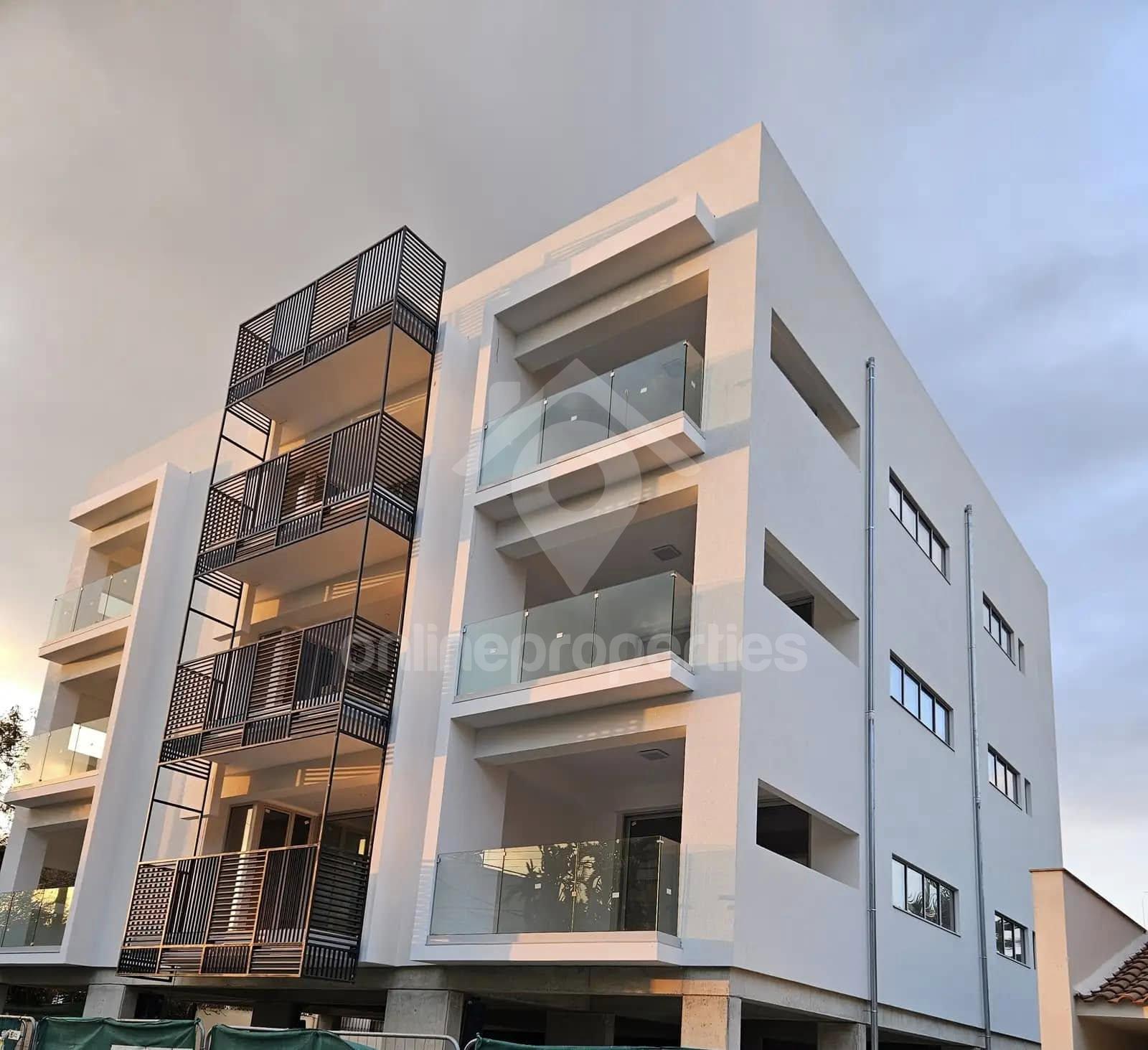 Luxurious 2-Bedroom Modern Apartment