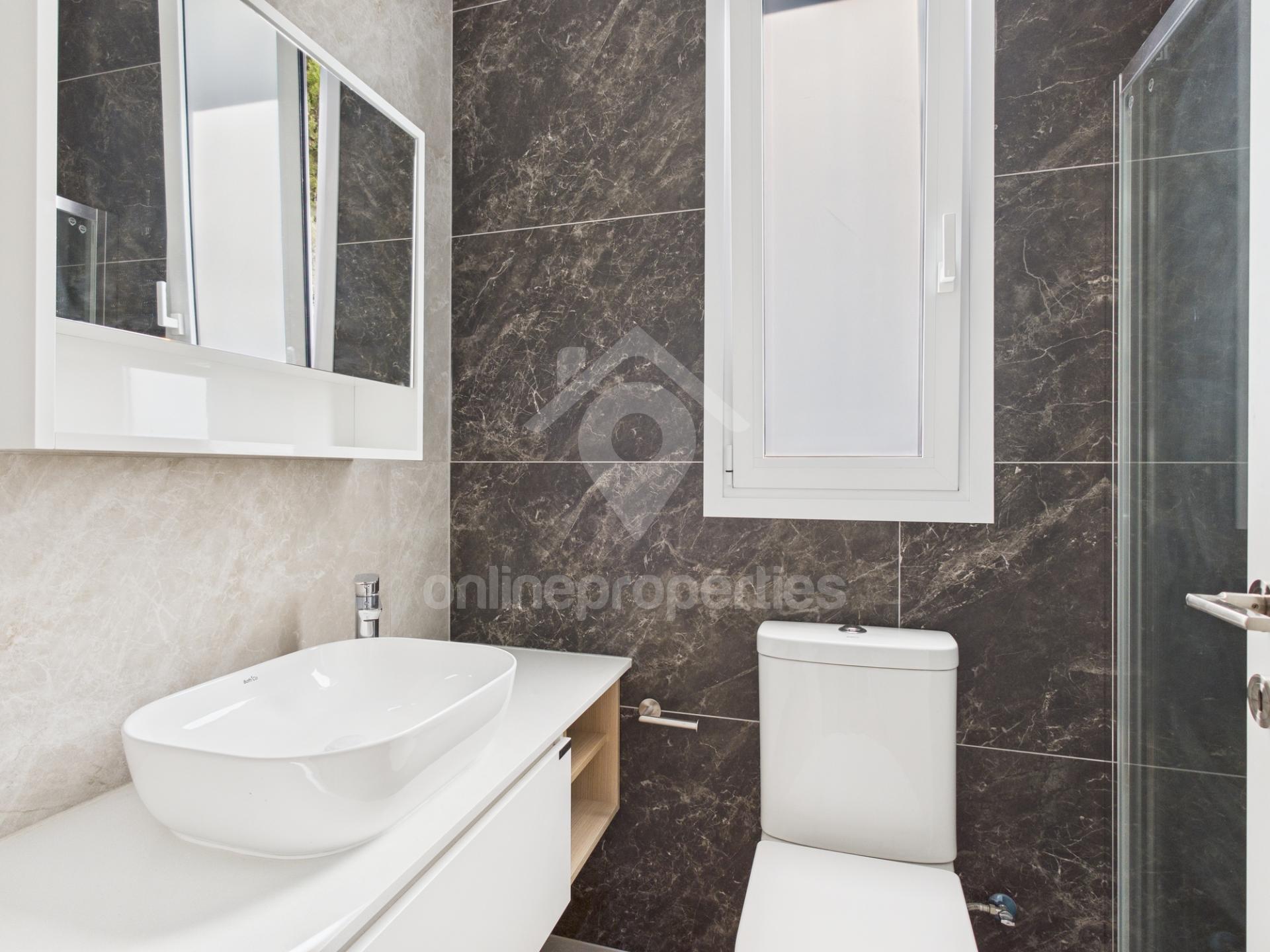 To change image, hover mouse over thumbnails below