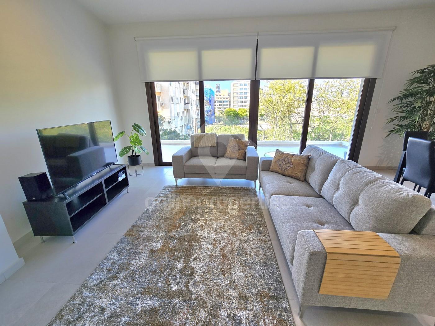 To change image, hover mouse over thumbnails below