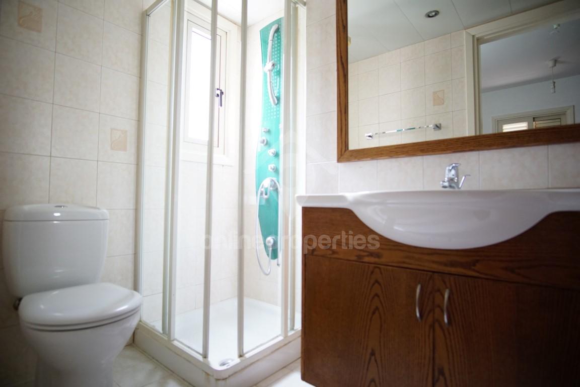 To change image, hover mouse over thumbnails below