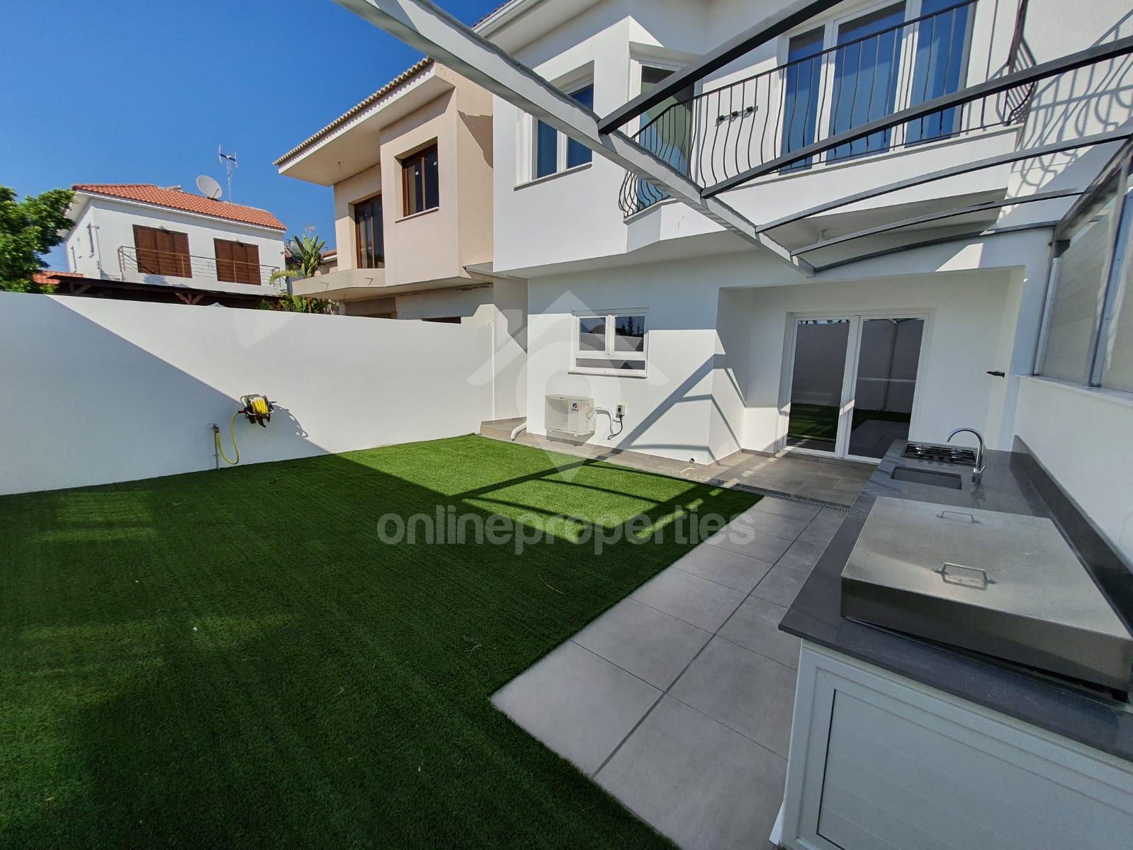 To change image, hover mouse over thumbnails below