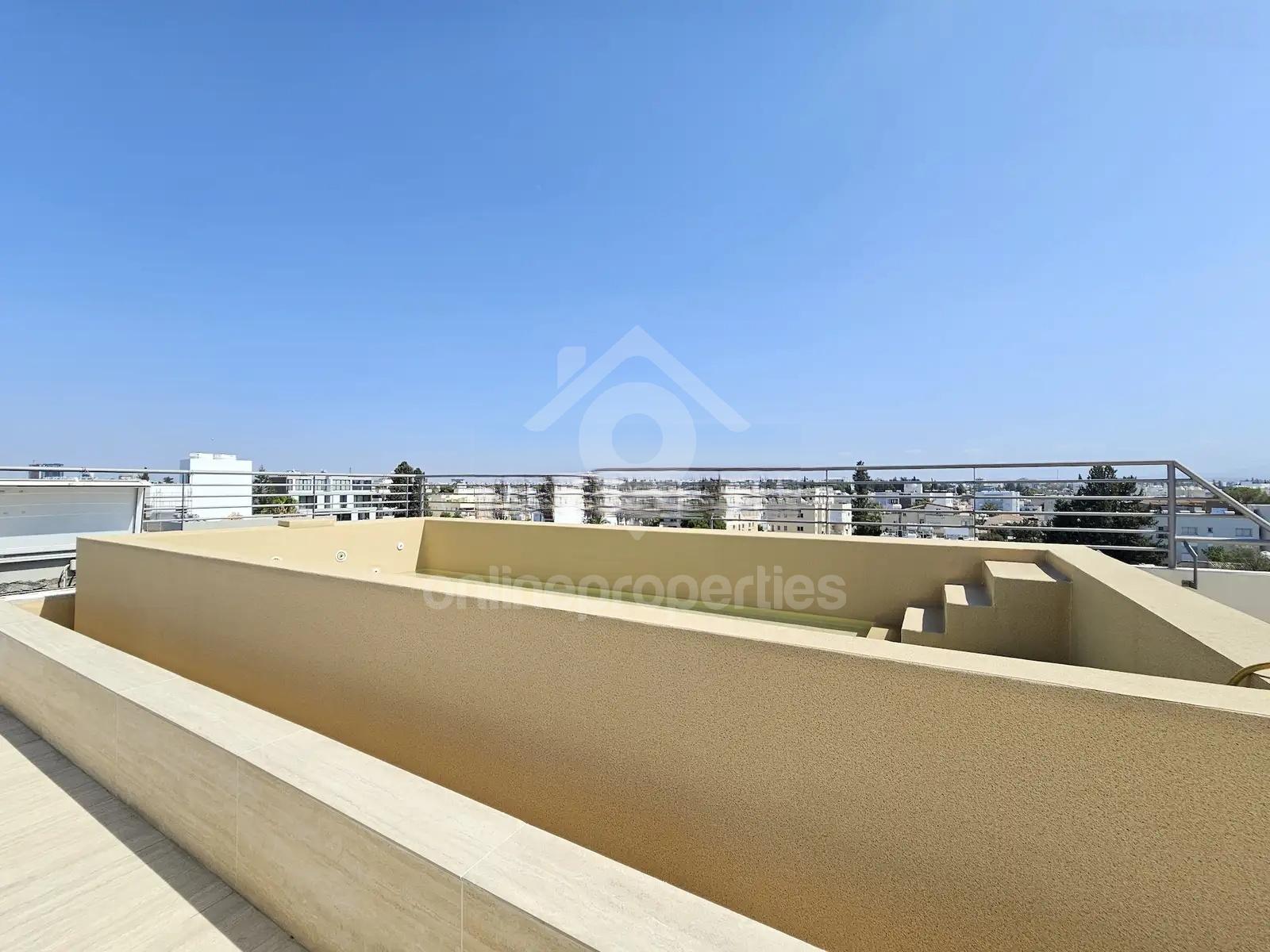 To change image, hover mouse over thumbnails below