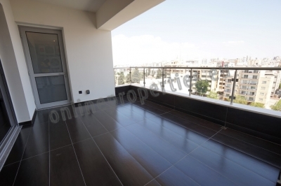 To change image, hover mouse over thumbnails below