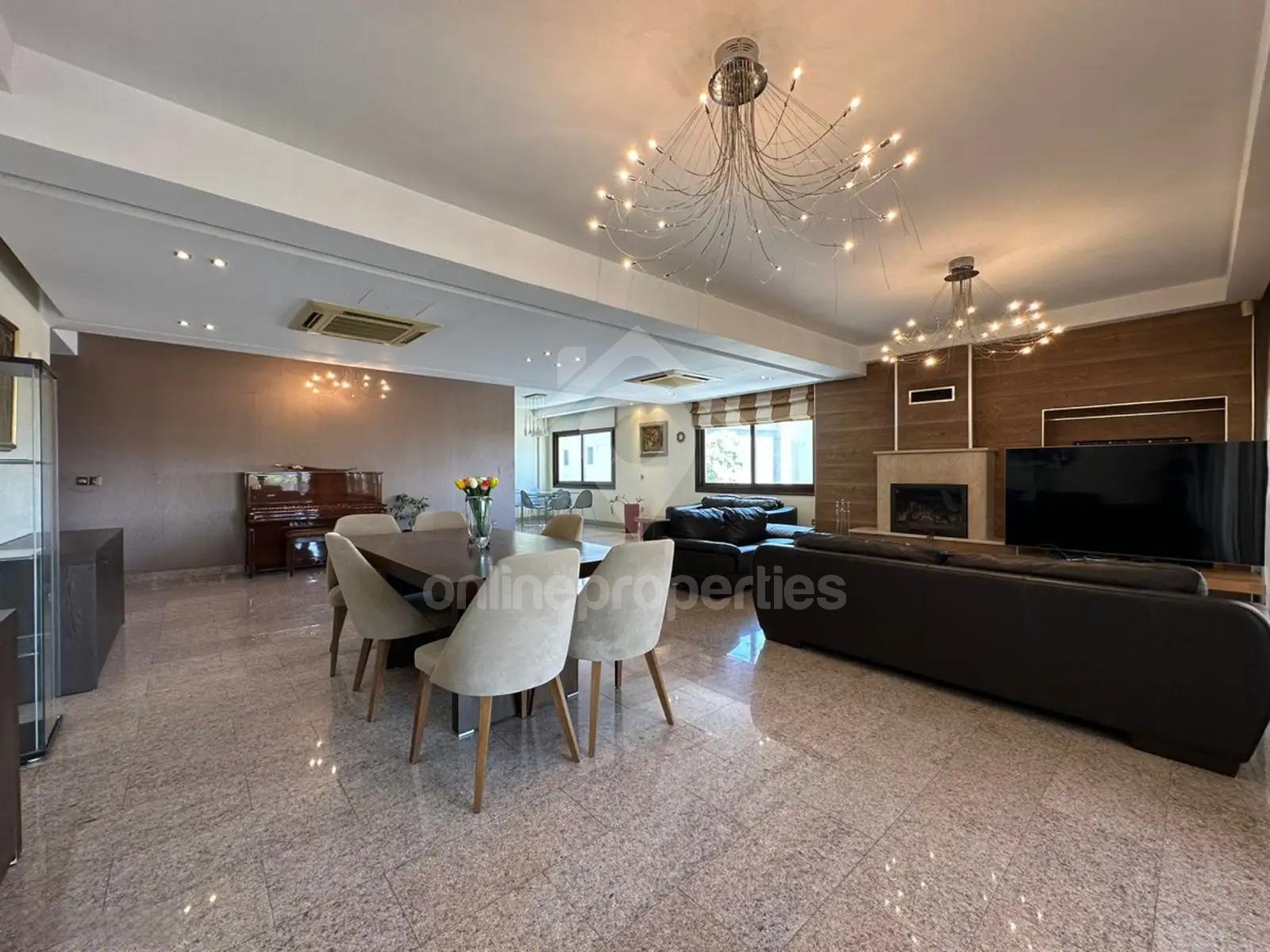 To change image, hover mouse over thumbnails below