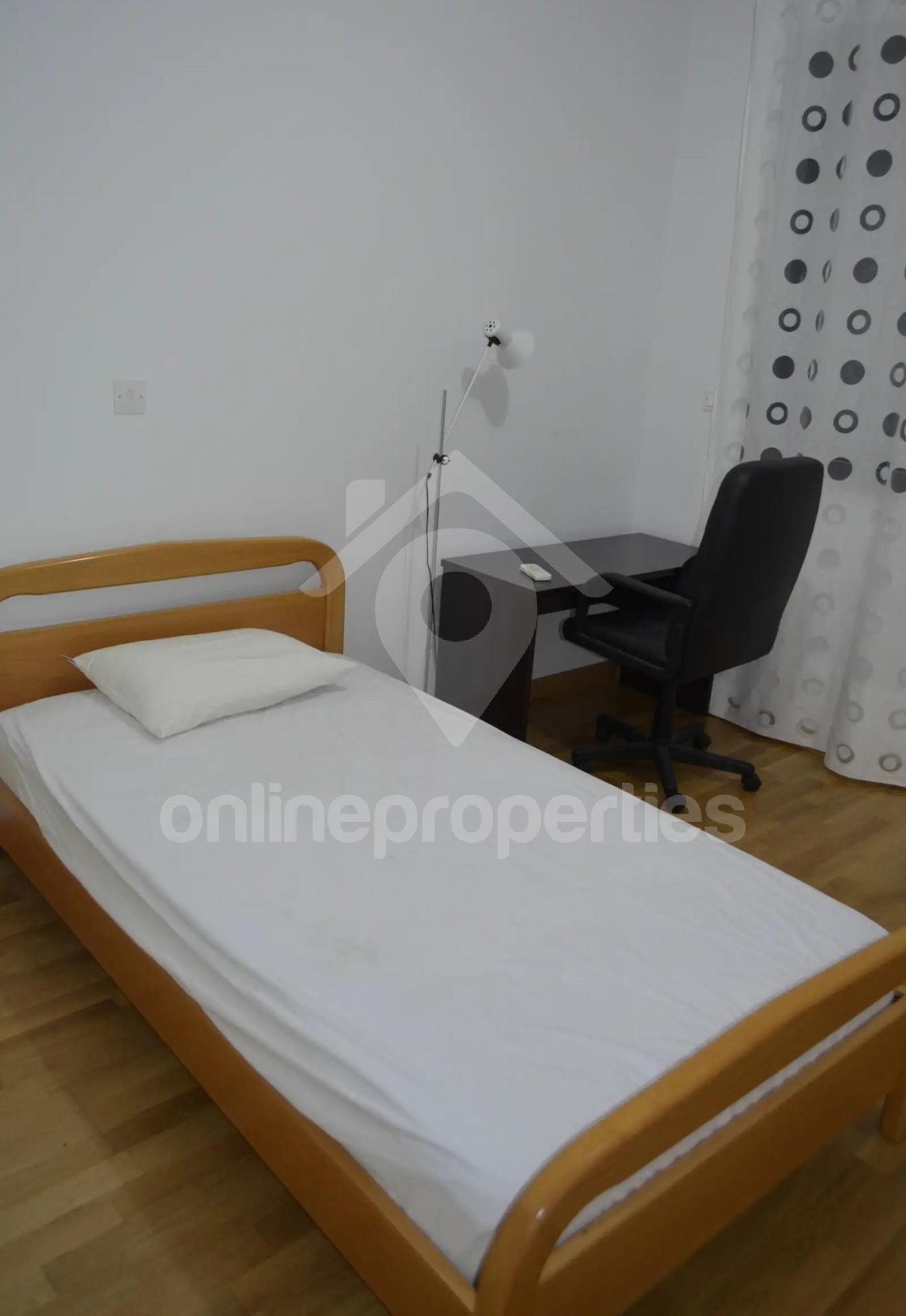 To change image, hover mouse over thumbnails below