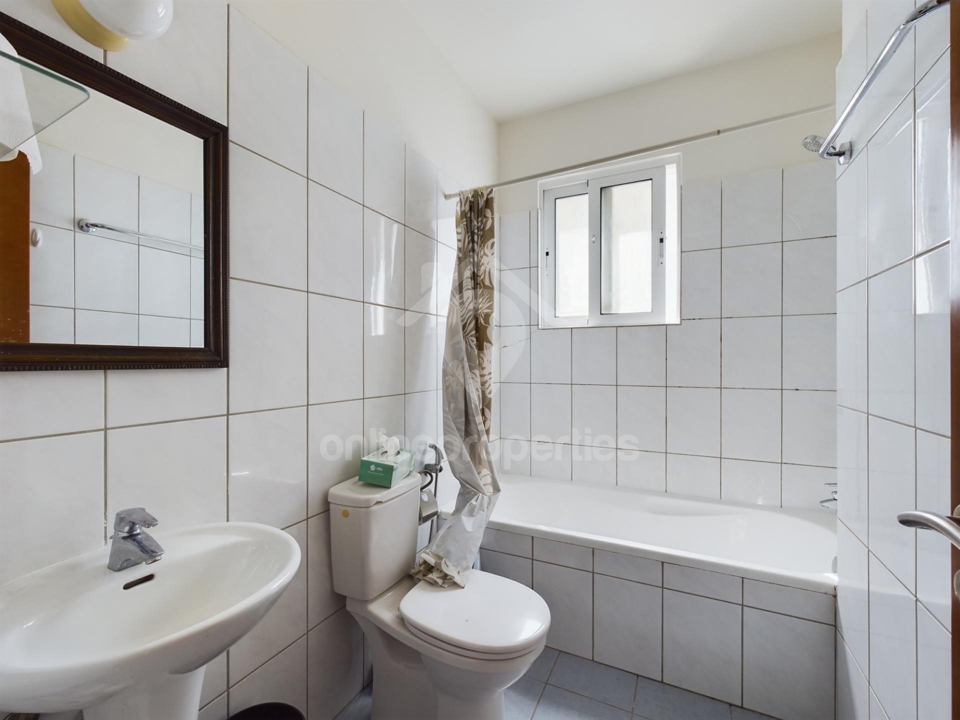 To change image, hover mouse over thumbnails below