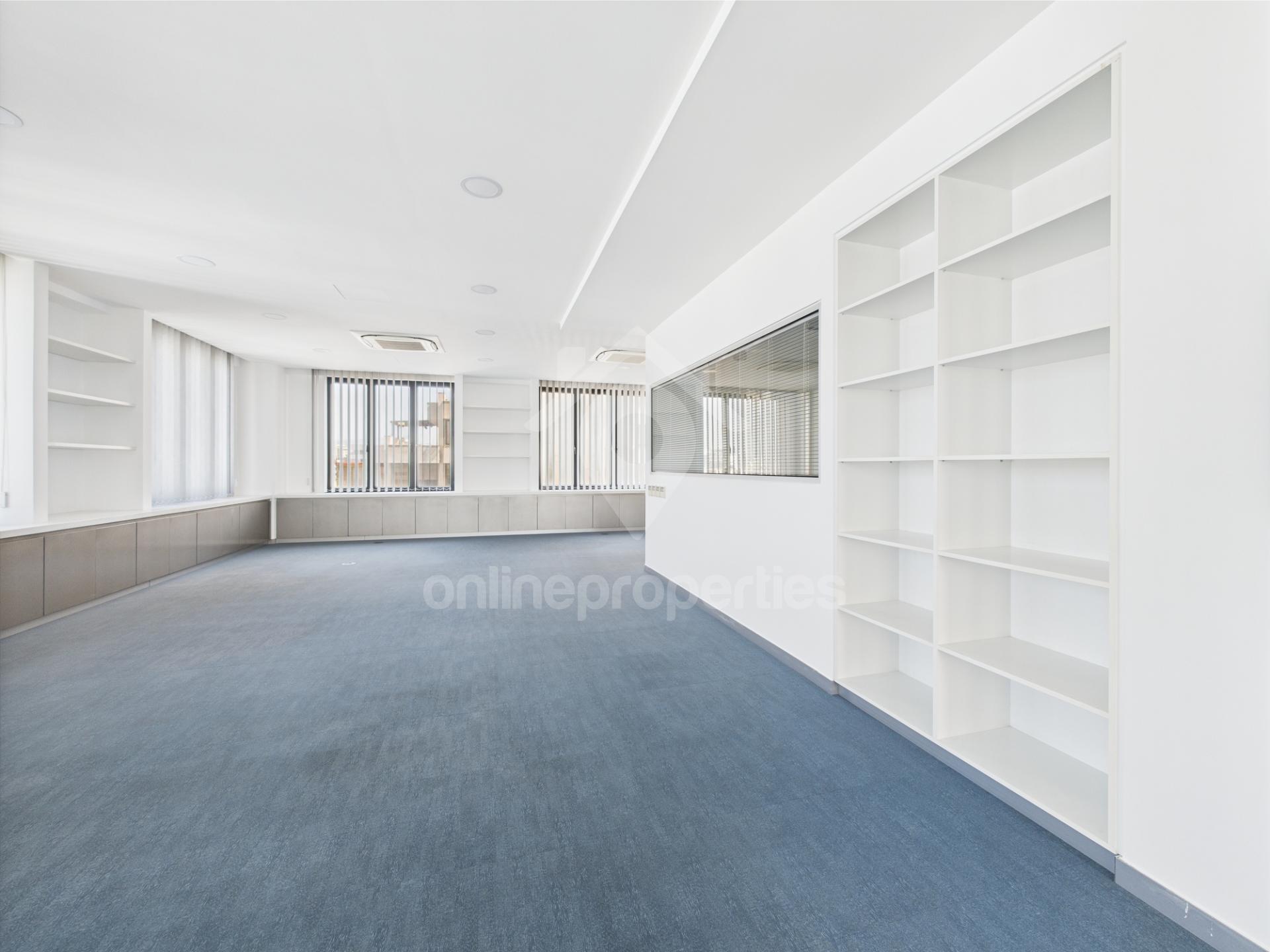 To change image, hover mouse over thumbnails below