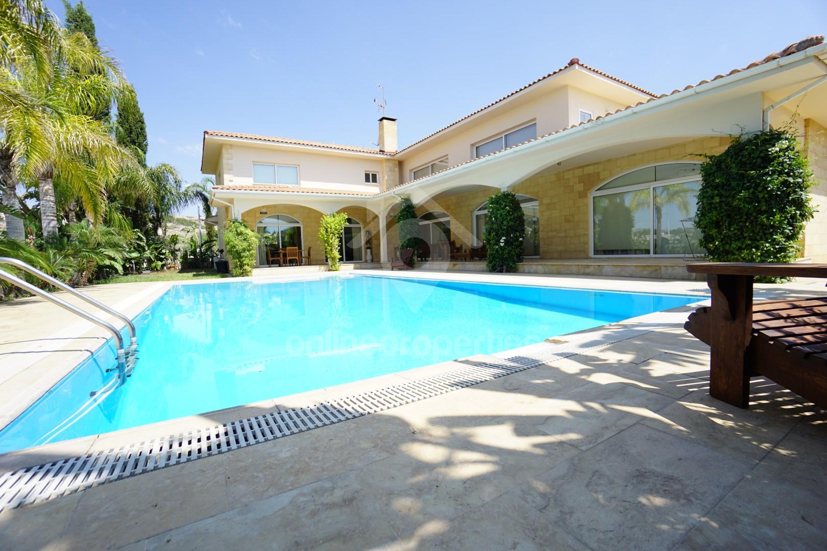 Beautiful 6 bed house in Makedonitissa/Unfurnished