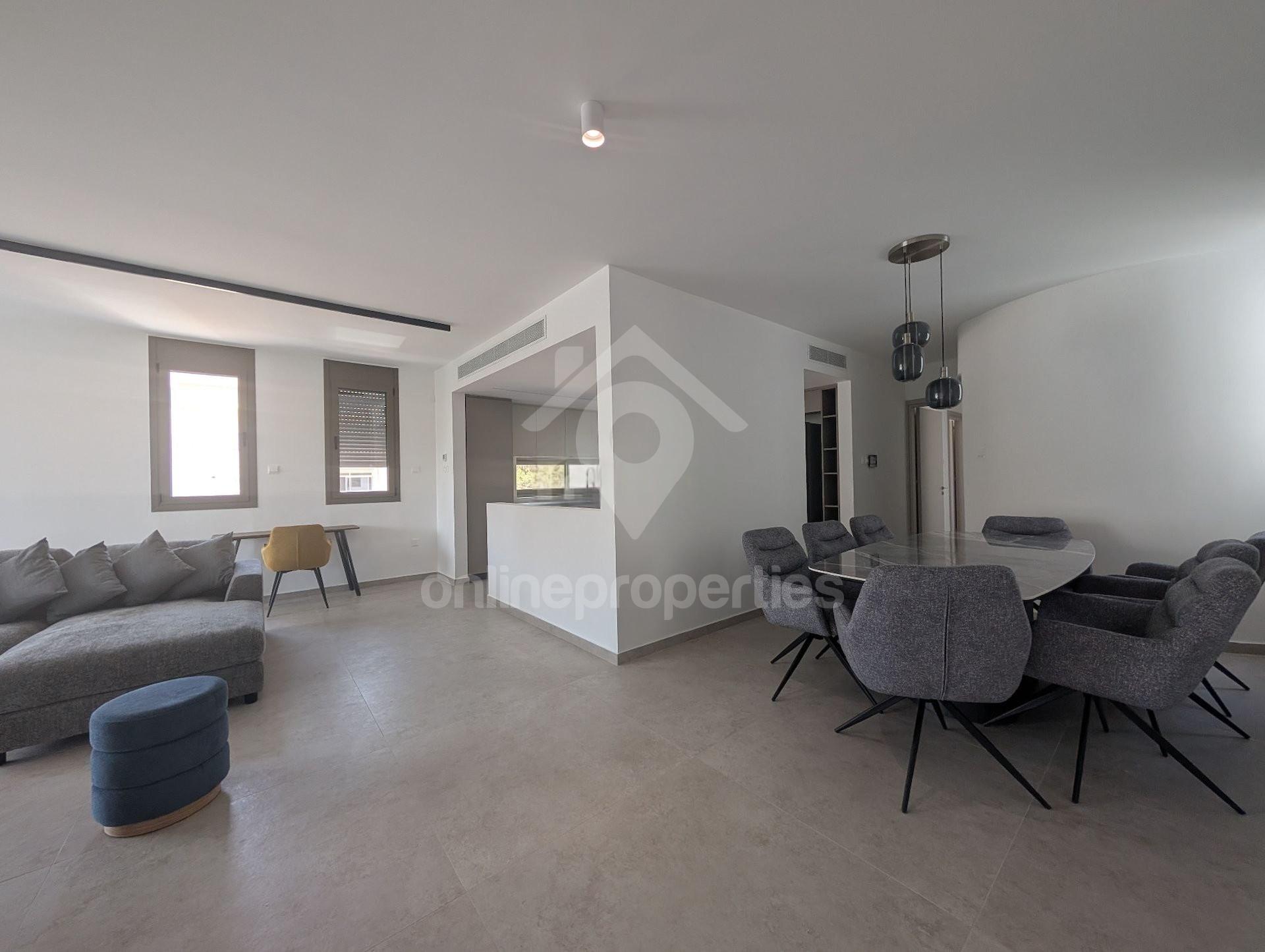 To change image, hover mouse over thumbnails below