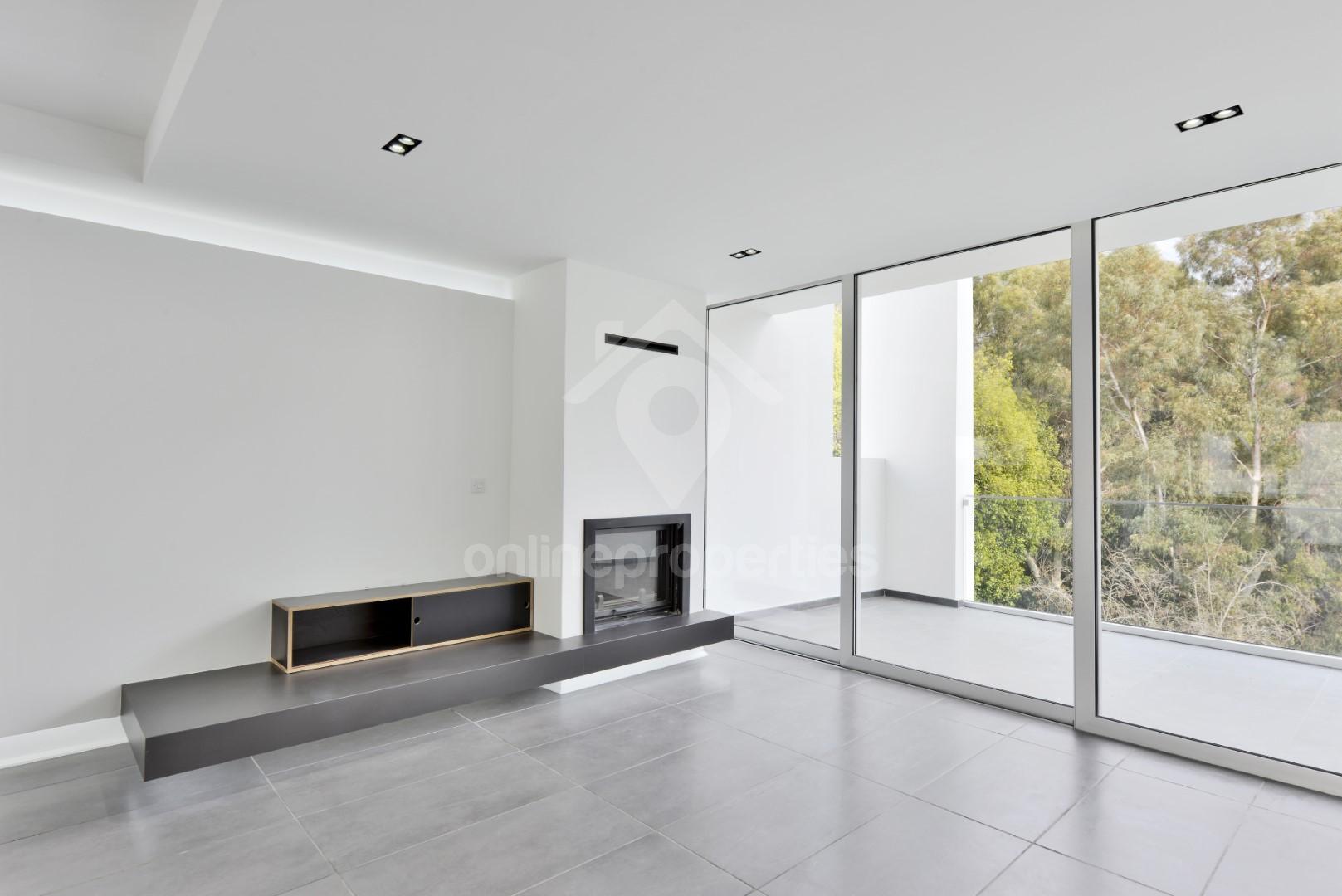 To change image, hover mouse over thumbnails below