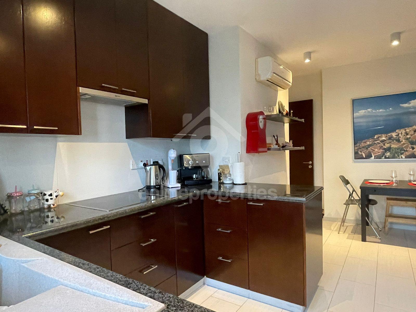 To change image, hover mouse over thumbnails below