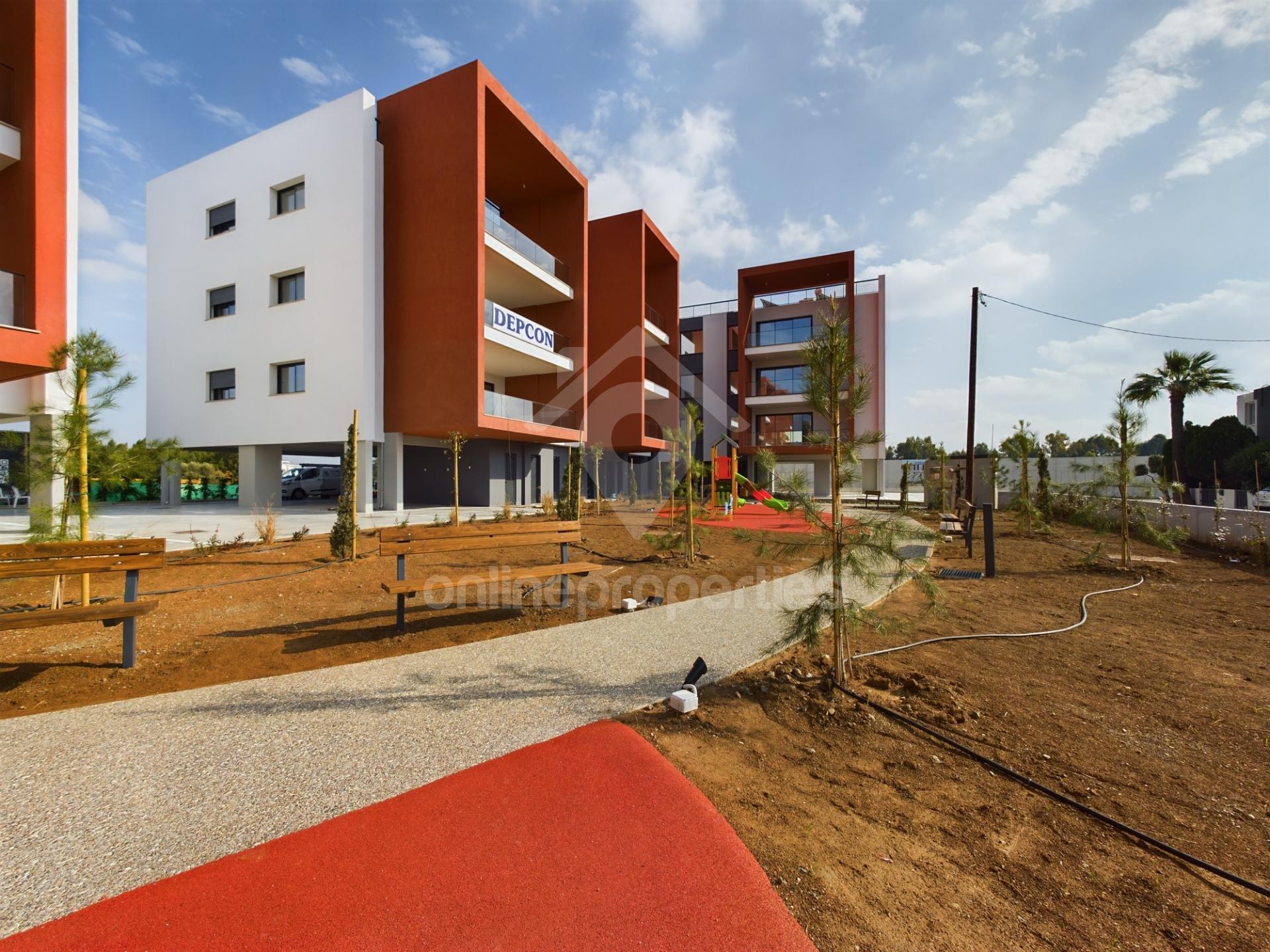 To change image, hover mouse over thumbnails below