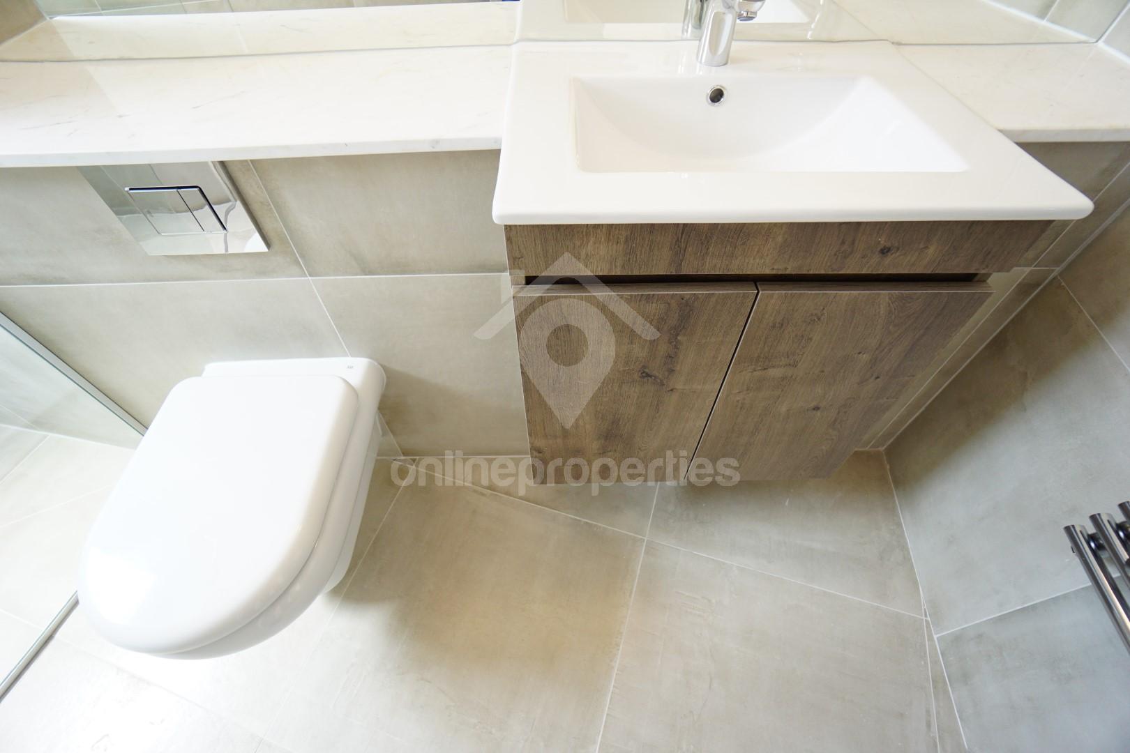 To change image, hover mouse over thumbnails below