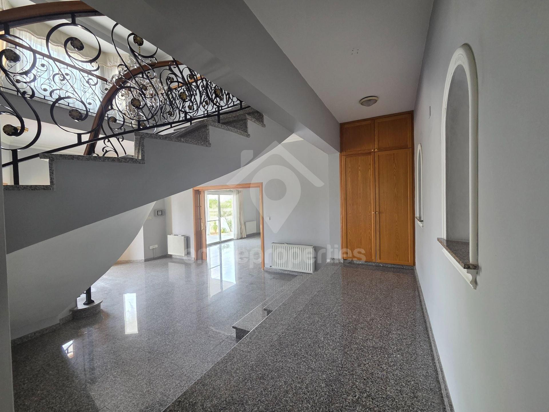 To change image, hover mouse over thumbnails below