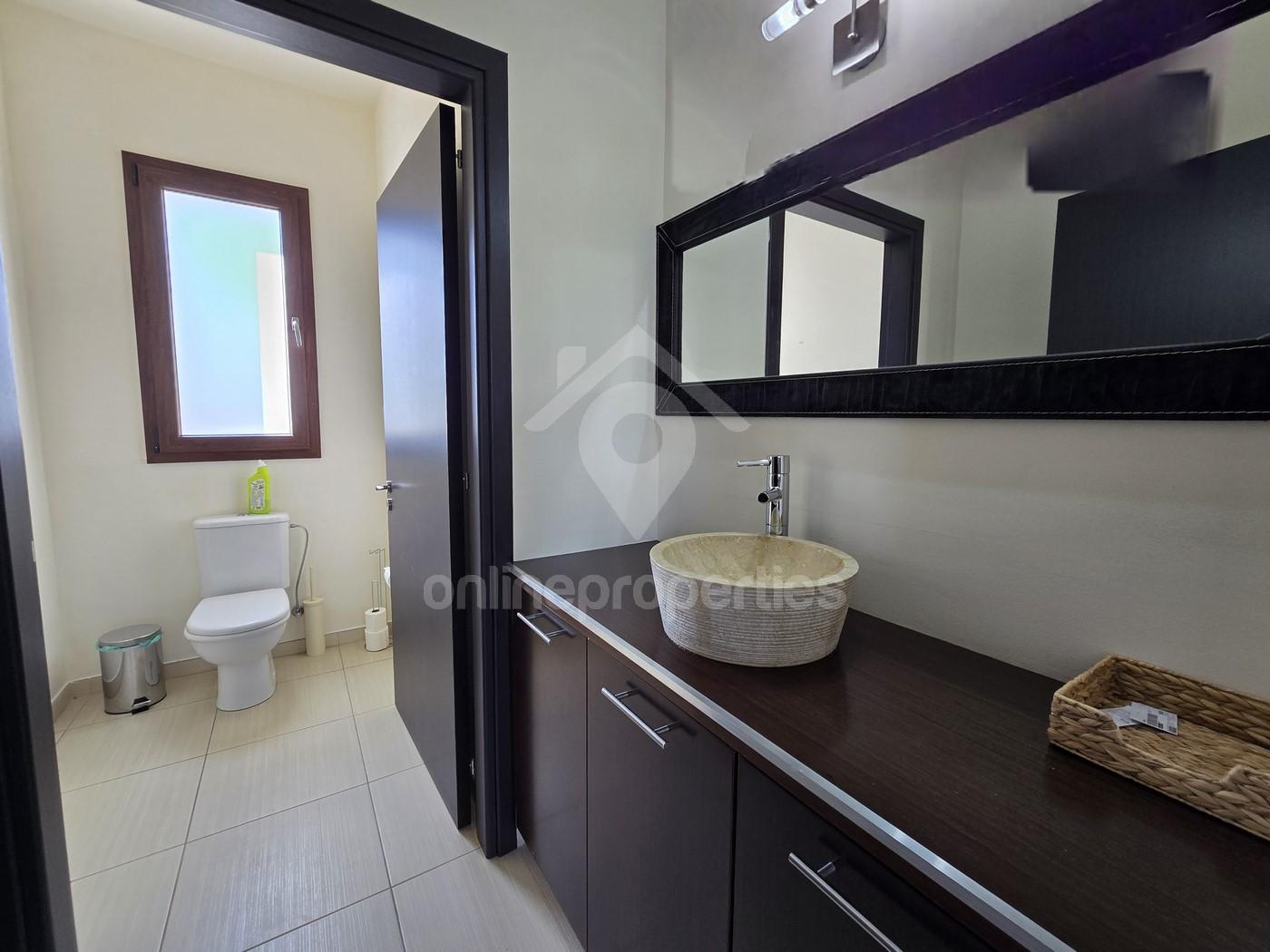 To change image, hover mouse over thumbnails below