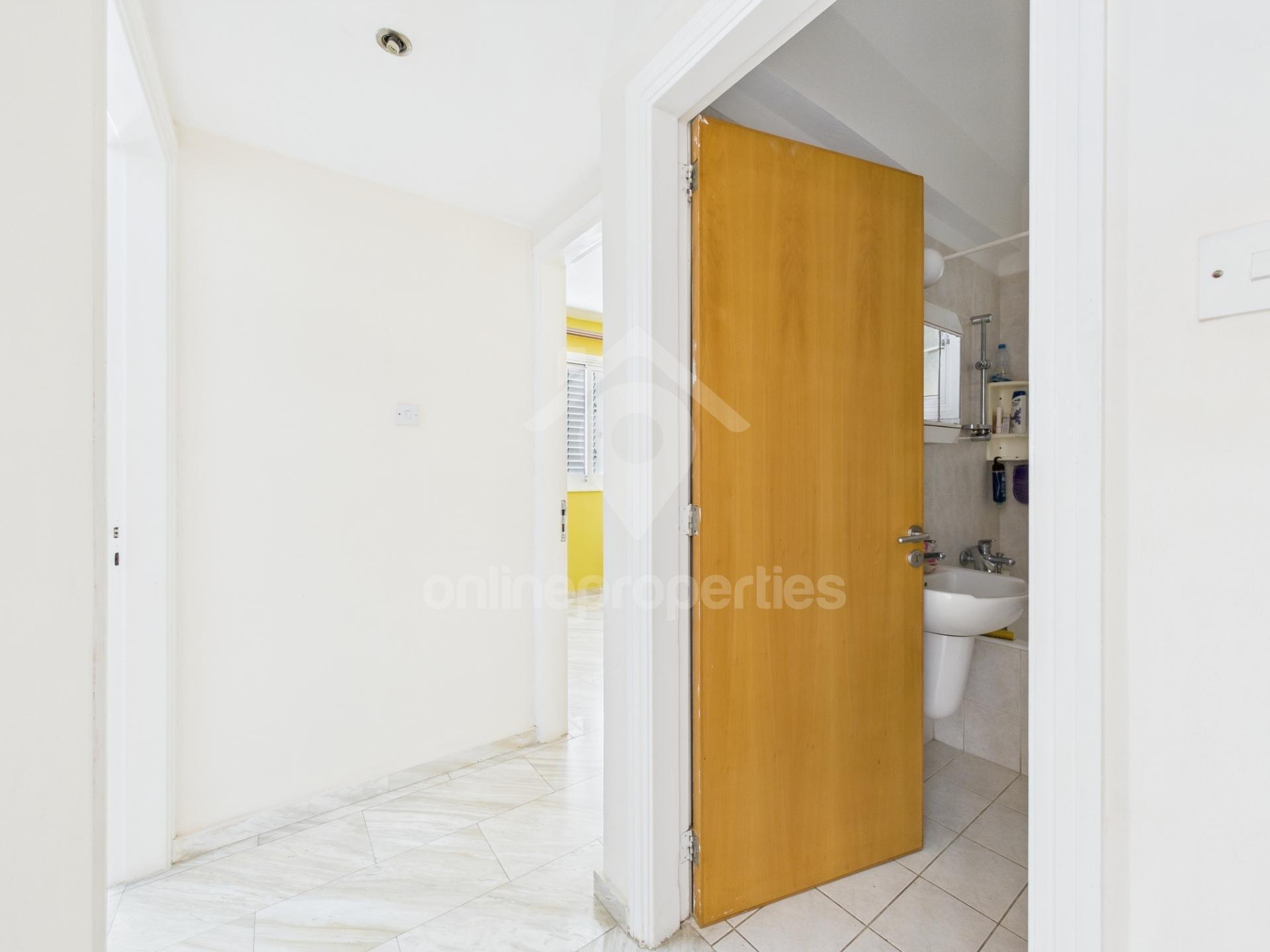 To change image, hover mouse over thumbnails below