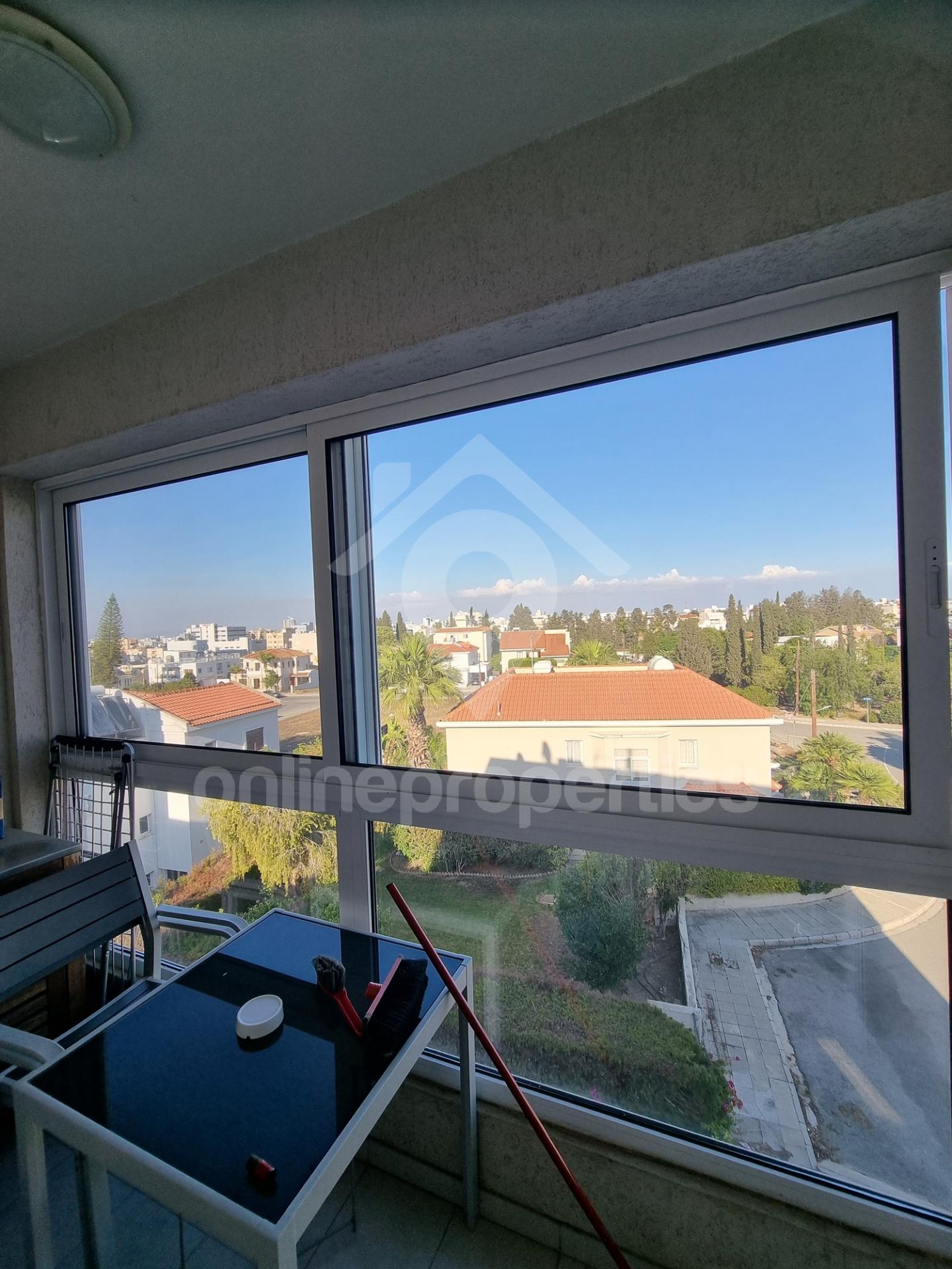 To change image, hover mouse over thumbnails below