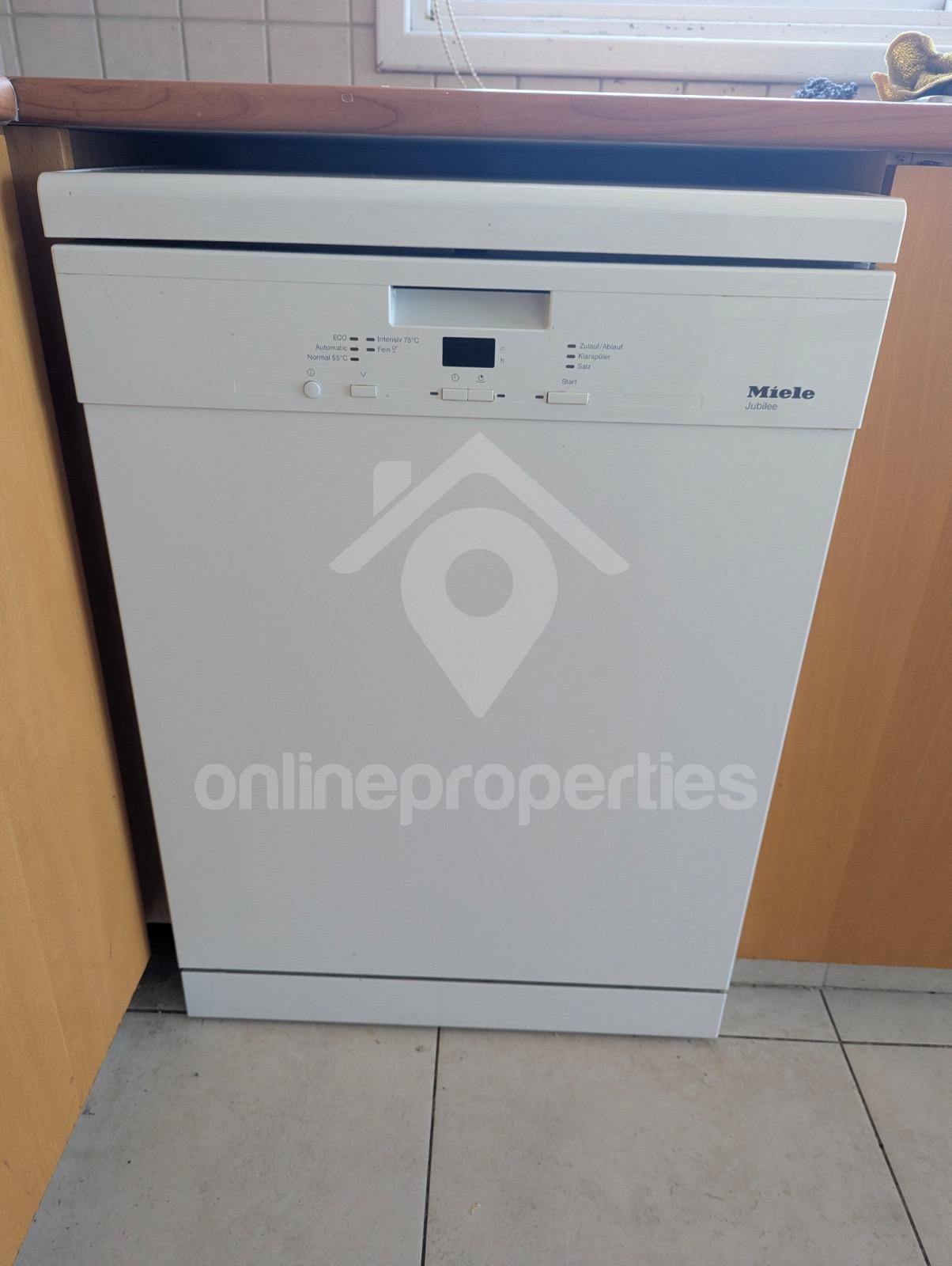 To change image, hover mouse over thumbnails below