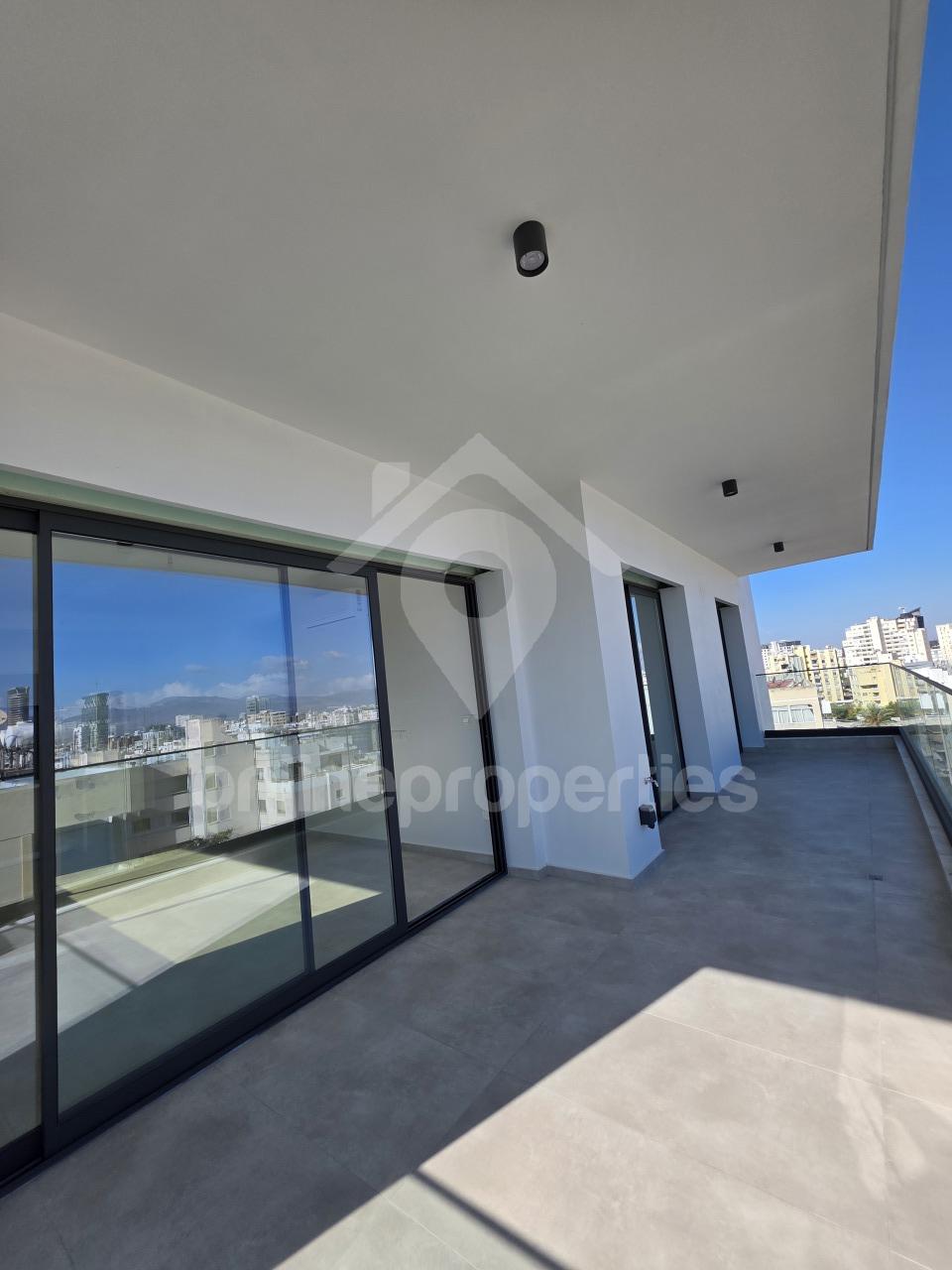 To change image, hover mouse over thumbnails below