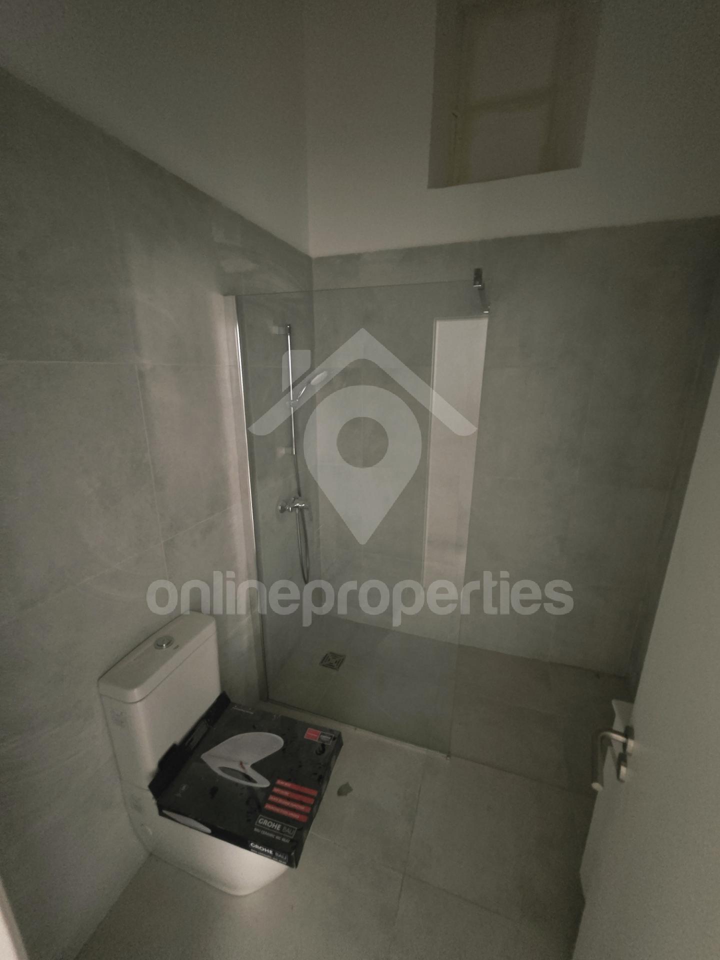 To change image, hover mouse over thumbnails below