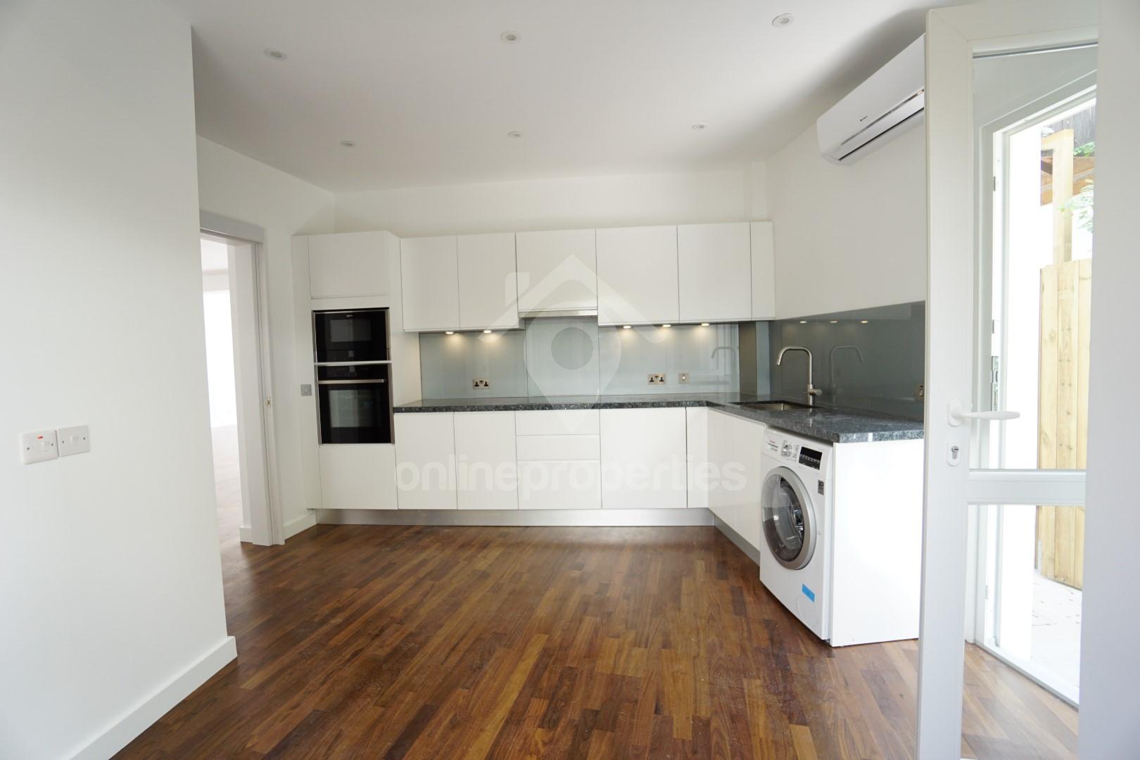 To change image, hover mouse over thumbnails below