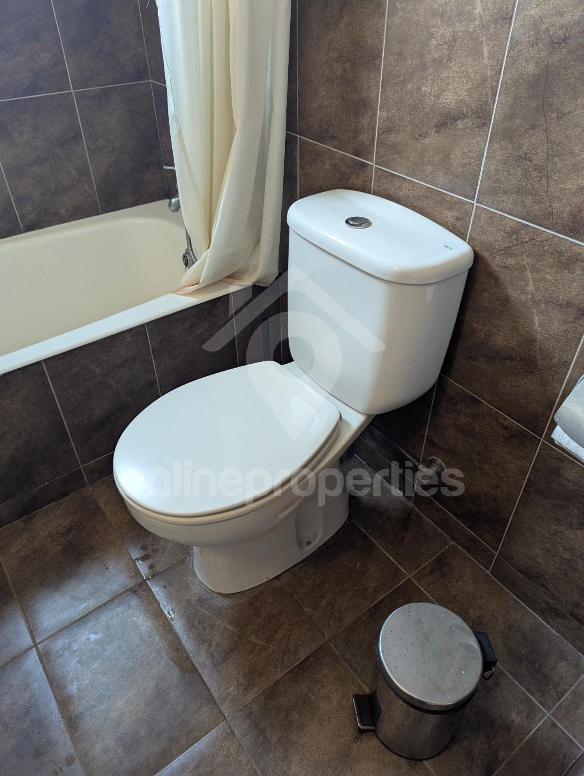 To change image, hover mouse over thumbnails below