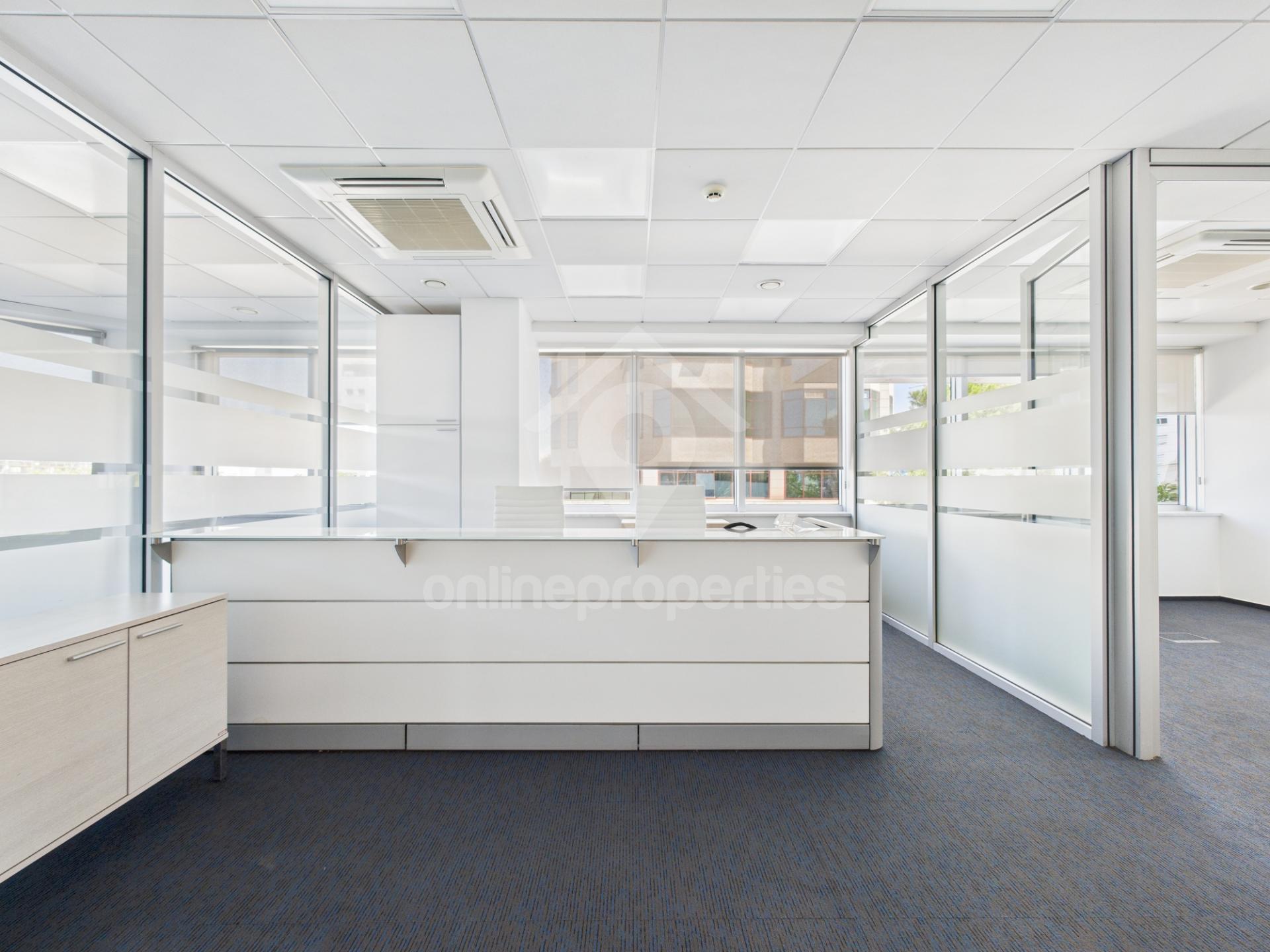 To change image, hover mouse over thumbnails below