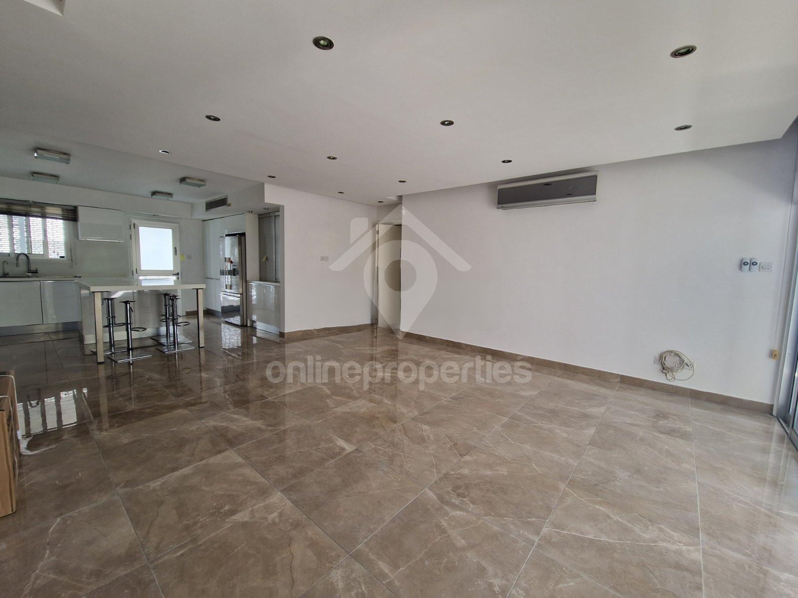 To change image, hover mouse over thumbnails below