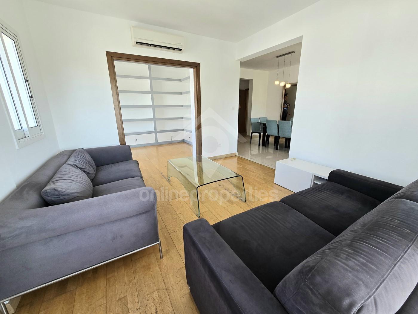 To change image, hover mouse over thumbnails below