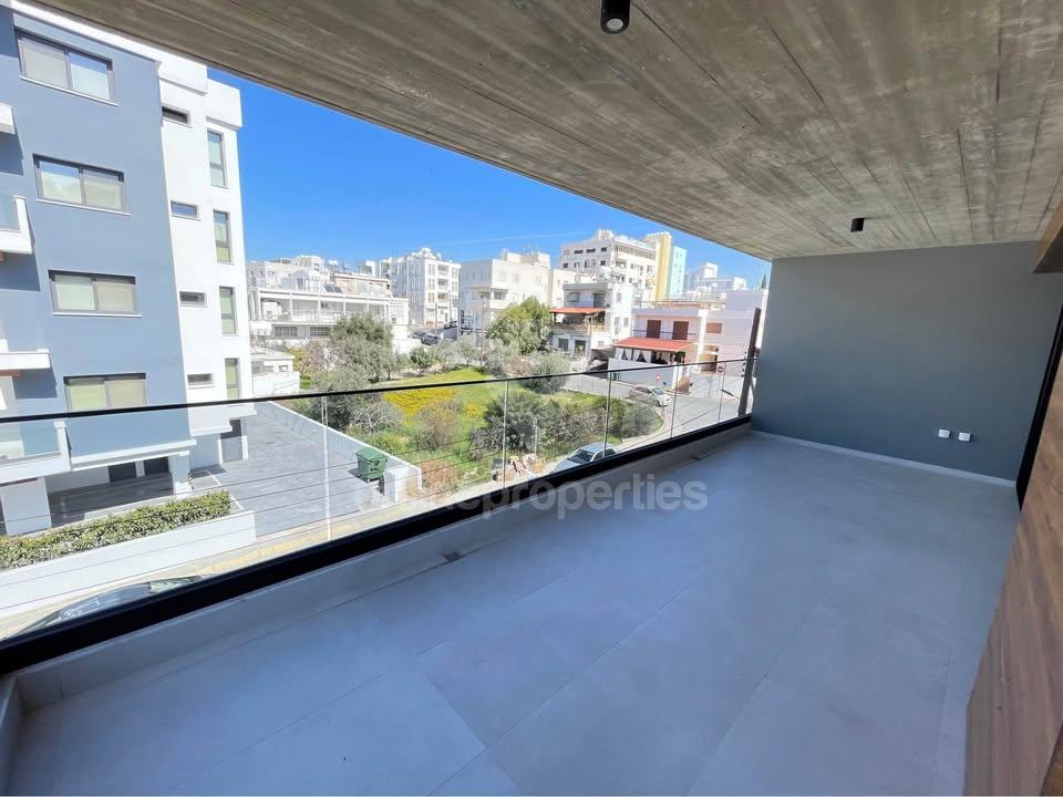 To change image, hover mouse over thumbnails below