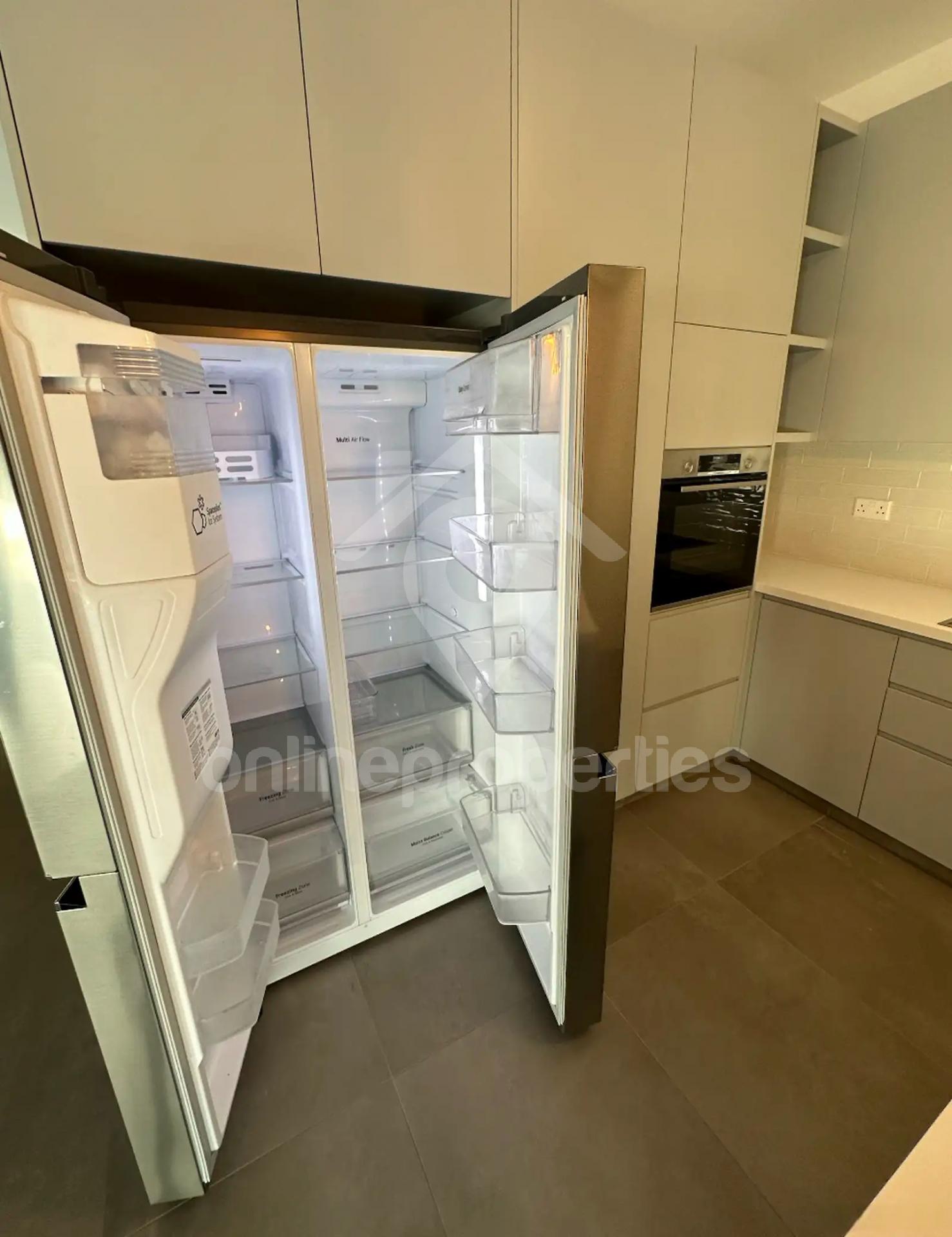 To change image, hover mouse over thumbnails below