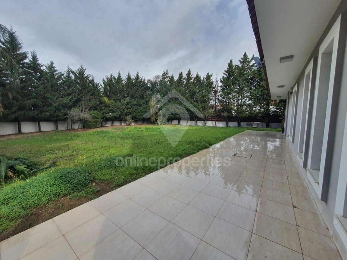 To change image, hover mouse over thumbnails below