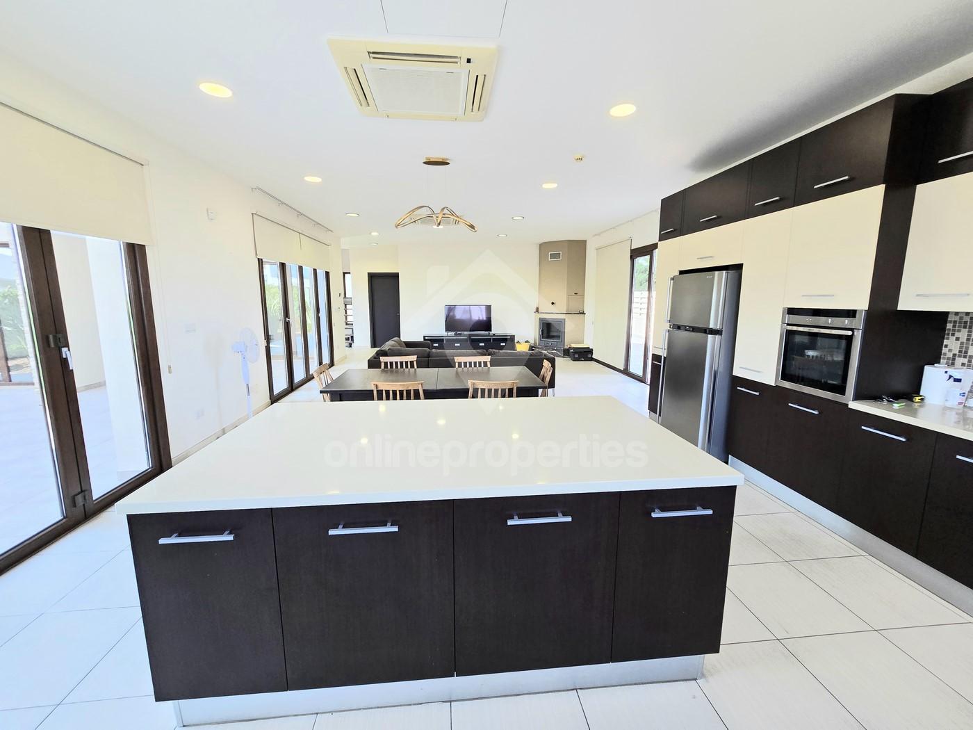 To change image, hover mouse over thumbnails below