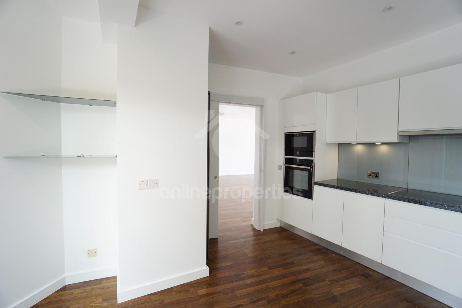 To change image, hover mouse over thumbnails below