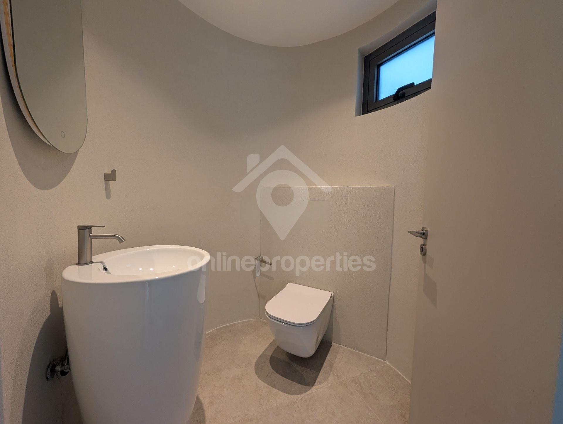 To change image, hover mouse over thumbnails below